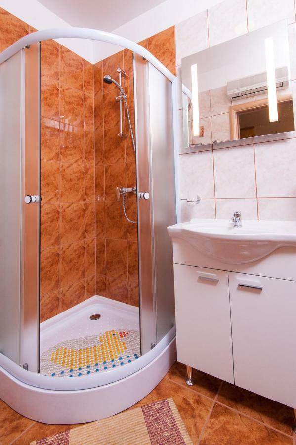 Apartmani Galija 皮萨克 外观 照片